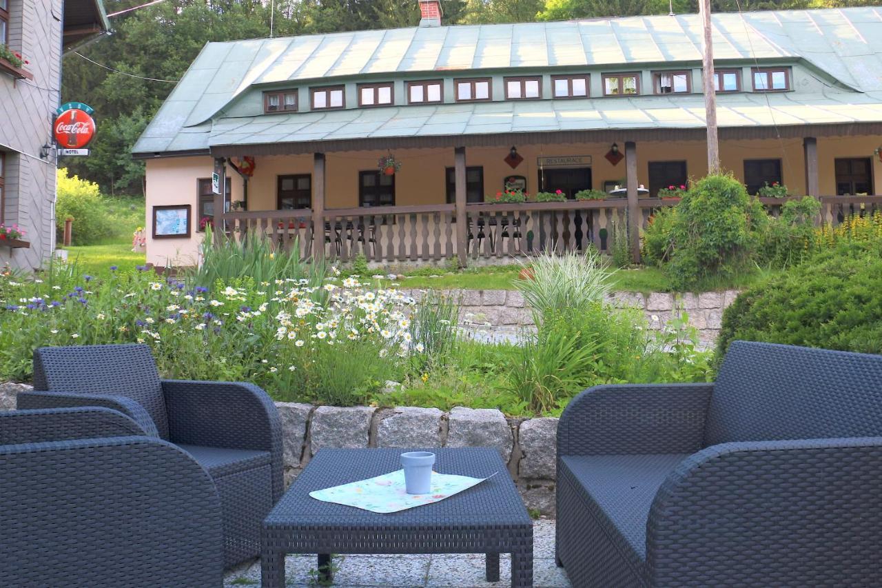 Hotel Maredis Kořenov 外观 照片
